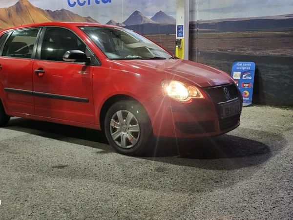 Volkswagen Polo Hatchback, Petrol, 2009, Red