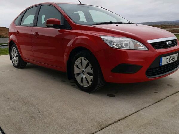 Ford Focus Hatchback, Petrol, 2010, Red