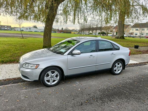 Volvo S40 Saloon, Diesel, 2010, Silver