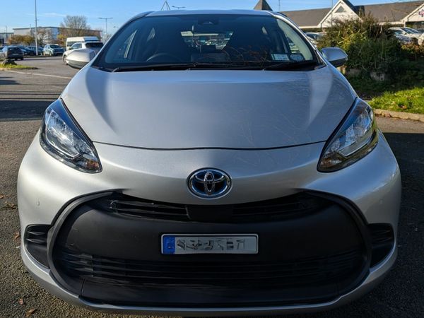 Toyota Aqua Hatchback, Petrol Hybrid, 2023, Silver