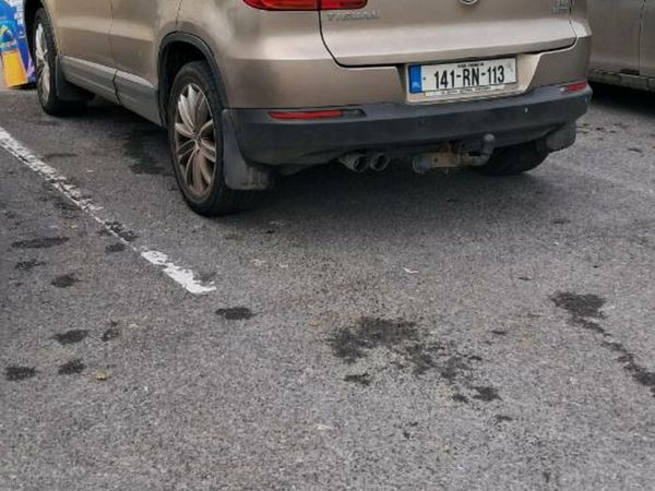 Volkswagen Tiguan SUV, Diesel, 2014, Brown