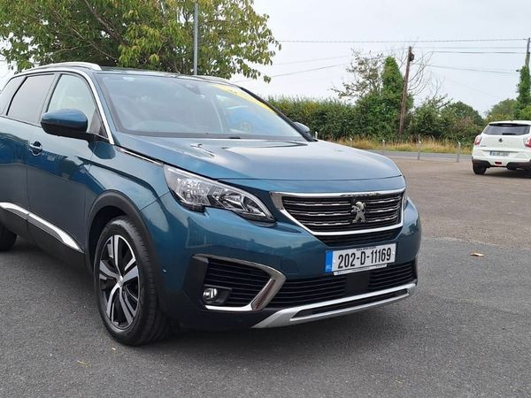 Peugeot 5008 MPV, Diesel, 2020, Green