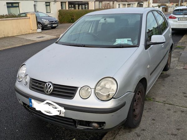 Volkswagen Polo Hatchback, Petrol, 2002, Silver