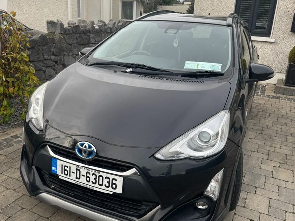 Toyota Aqua Hatchback, Petrol Hybrid, 2016, Black