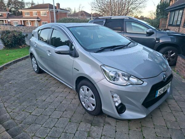 Toyota Aqua Hatchback, Petrol Hybrid, 2015, Silver