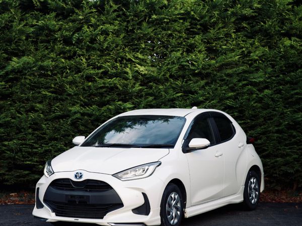 Toyota Yaris Hatchback, Petrol Plug-in Hybrid, 2020, White