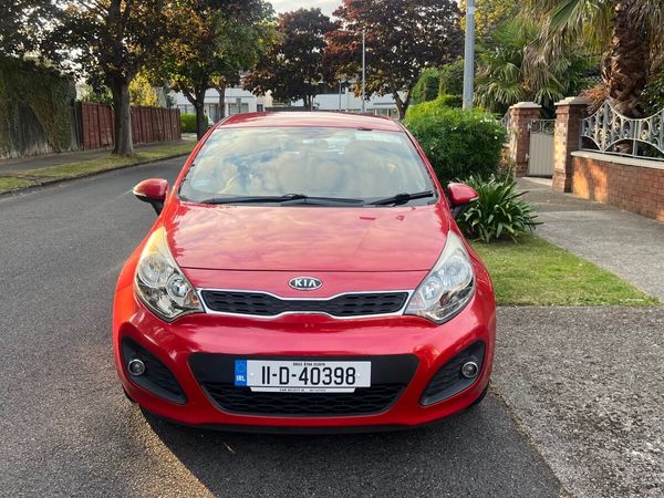 Kia Rio Hatchback, Petrol, 2011, Red