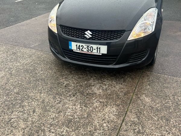 Suzuki Swift Hatchback, Petrol, 2014, Black