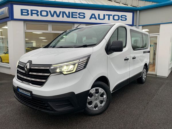 Renault Trafic Passenger Minibus, Diesel, 2023, White