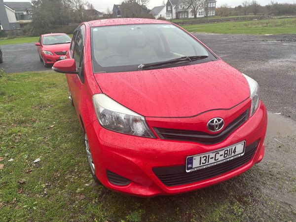 Toyota Vitz Hatchback, Petrol, 2013, Red