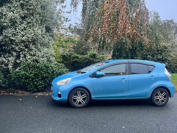 Toyota Aqua Hatchback, Petrol Hybrid, 2014, Blue