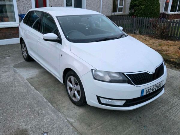 Skoda Rapid Hatchback, Diesel, 2014, White