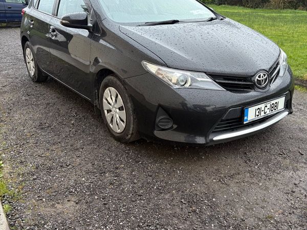 Toyota Auris Hatchback, Diesel, 2013, Black