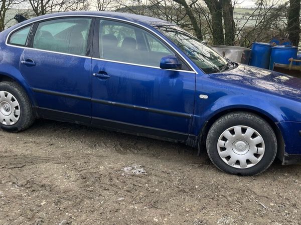 Volkswagen Passat Saloon, Diesel, 2002, Blue