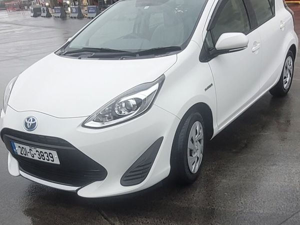 Toyota Aqua Hatchback, Petrol Hybrid, 2020, White