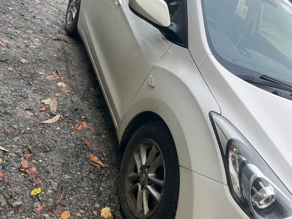 Hyundai i30 Hatchback, Diesel, 2012, White