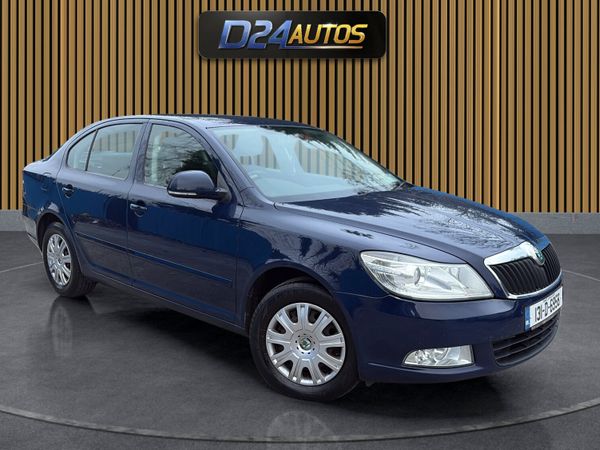 Skoda Octavia Saloon, Petrol, 2013, Blue