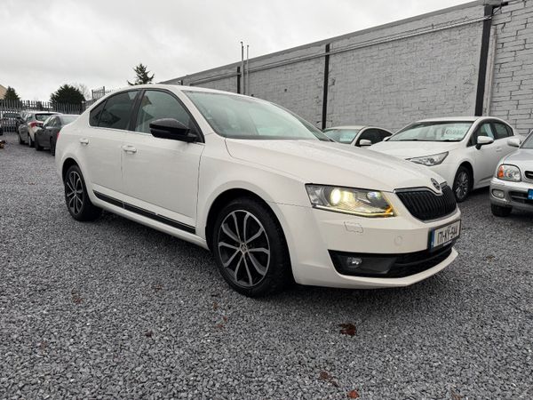 Skoda Octavia Saloon, Diesel, 2017, White