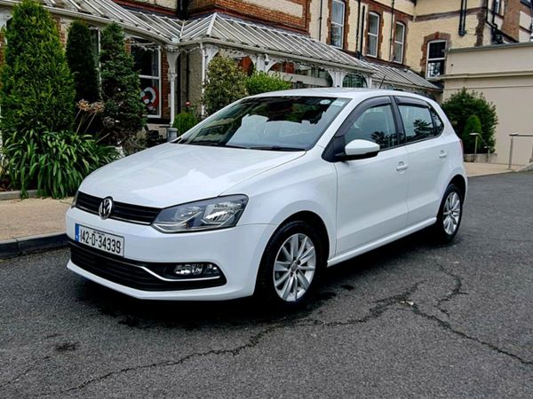 Volkswagen Polo Hatchback, Petrol, 2014, White