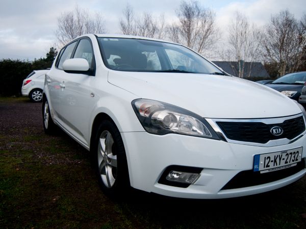 Kia Ceed Hatchback, Diesel, 2012, White