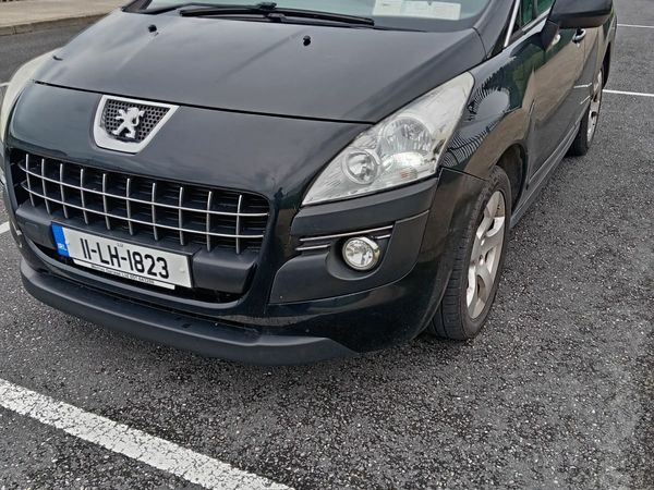 Peugeot 3008 MPV, Diesel, 2011, Black