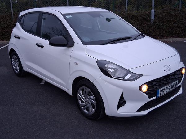 Hyundai i10 Hatchback, Petrol, 2021, White