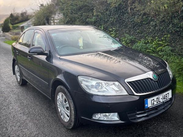 Skoda Octavia Saloon, Diesel, 2012, Black