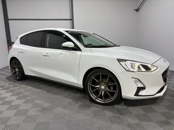 Ford Focus Hatchback, Petrol, 2018, White