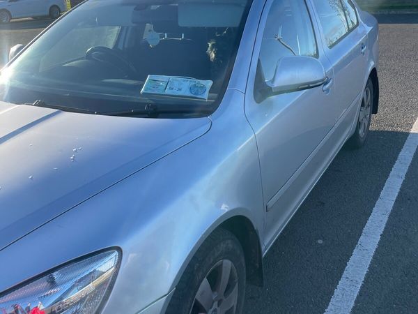 Skoda Octavia Saloon, Diesel, 2011, Silver
