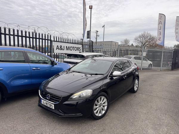 Volvo V40 Hatchback, Petrol, 2015, Black