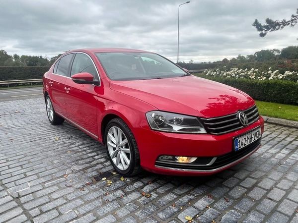 Volkswagen Passat Saloon, Diesel, 2014, Red
