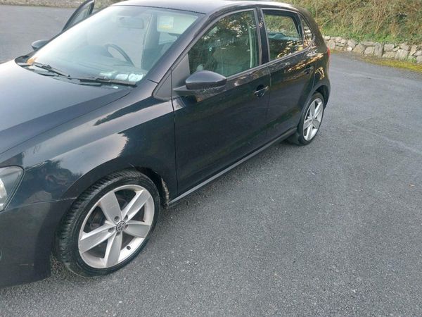 Volkswagen Polo Hatchback, Diesel, 2010, Black