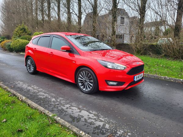 Ford Focus Hatchback, Diesel, 2018, Red