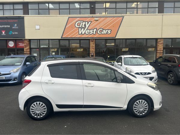 Toyota Yaris Hatchback, Petrol, 2012, White