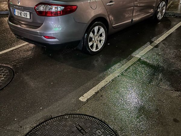 Renault Fluence Saloon, Diesel, 2011, Grey