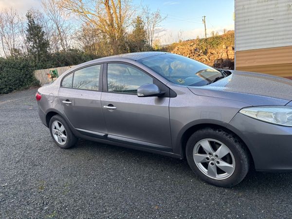 Renault Fluence Saloon, Diesel, 2010, Grey