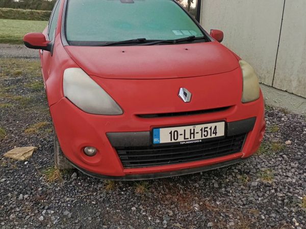 Renault Clio Hatchback, Diesel, 2010, Red