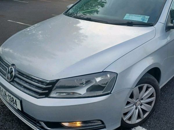 Volkswagen Passat Saloon, Diesel, 2011, Silver