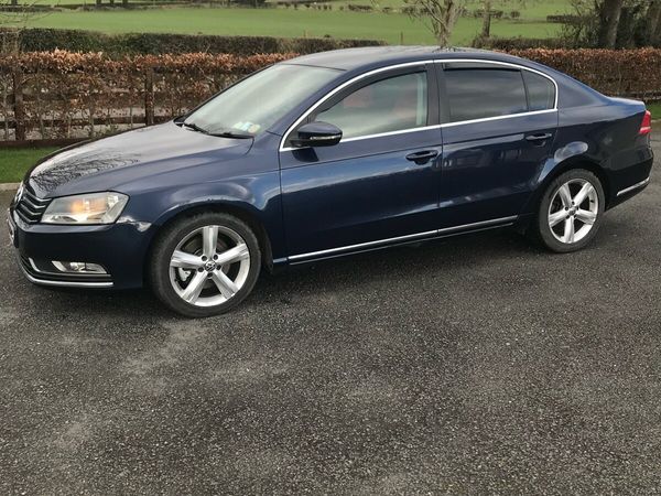 Volkswagen Passat Saloon, Diesel, 2011, Blue