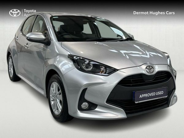 Toyota Yaris Hatchback, Petrol Hybrid, 2024, Grey