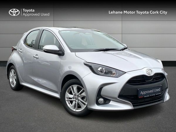 Toyota Yaris Hatchback, Petrol Hybrid, 2025, Silver