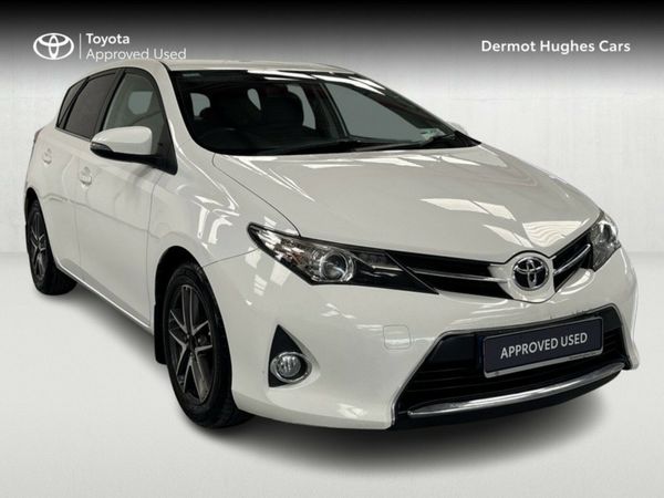 Toyota Auris Hatchback, Diesel, 2015, White