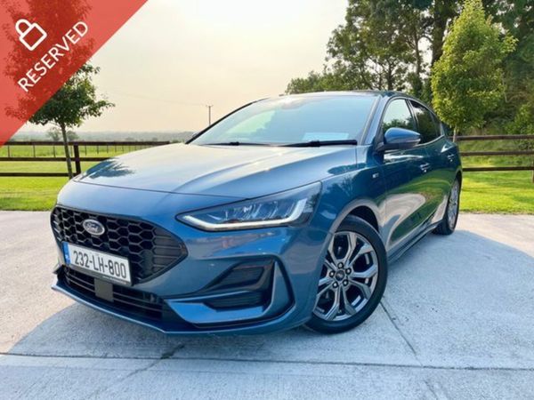 Ford Focus Hatchback, Diesel, 2023, Blue