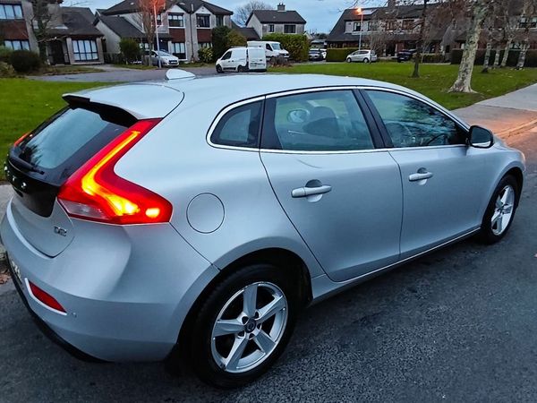 Volvo V40 Hatchback, Diesel, 2013, Silver