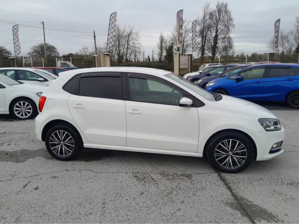 Volkswagen Polo Hatchback, Petrol, 2016, White