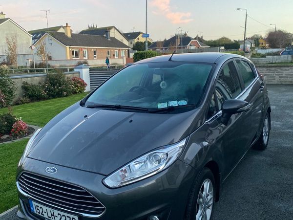 Ford Fiesta Hatchback, Petrol, 2015, Grey