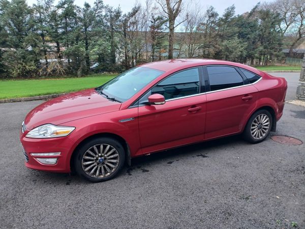 Ford Mondeo Hatchback, Diesel, 2013, Red