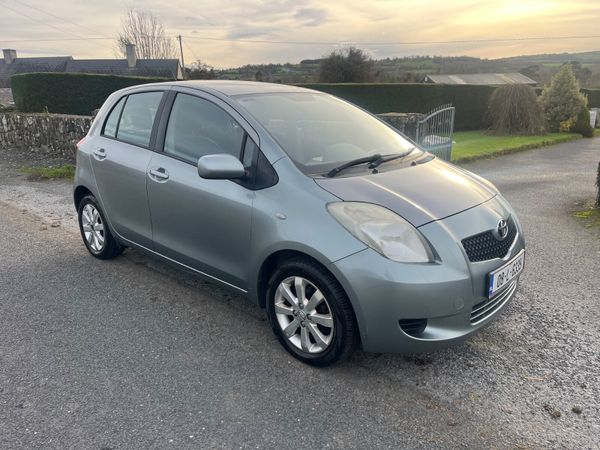 Toyota Yaris Hatchback, Petrol, 2010, Silver