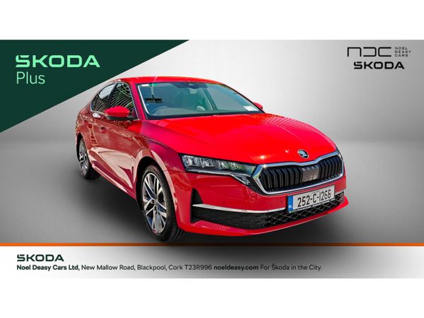 Skoda Octavia Hatchback, Petrol, 2025, Red