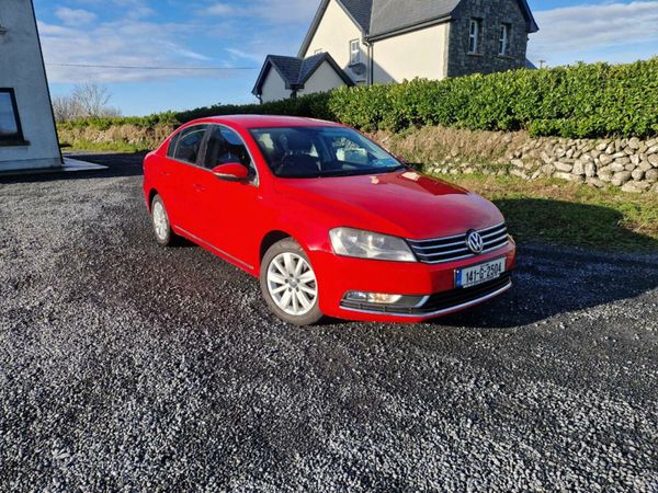 Volkswagen Passat Saloon, Diesel, 2014, Red
